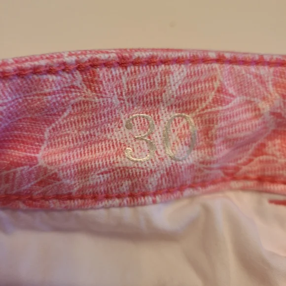 Tommy Bahama Denim Boardwalk Pink Floral 15" Clamdigger Shorts Size 30 - Picture 10 of 12